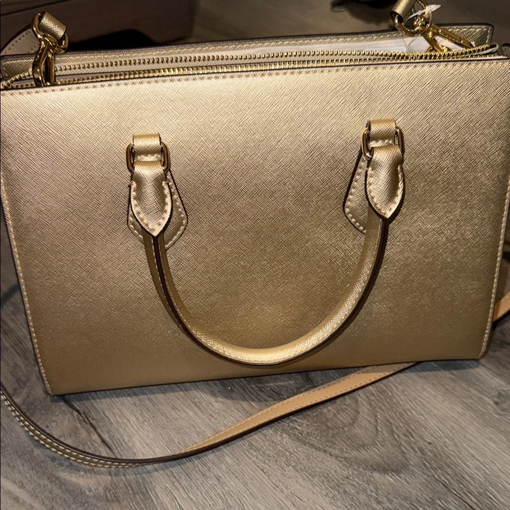 $10 Raffle Ticket NWT $398 Michael Michael Kors Sheila Pale Gold Medium Satchel - Picture 2 of 5